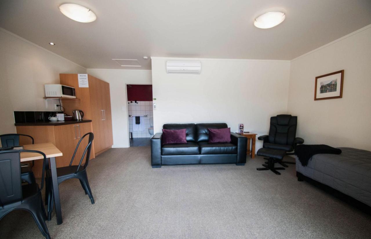 Jafa'S Motels Lawrence ภายนอก รูปภาพ